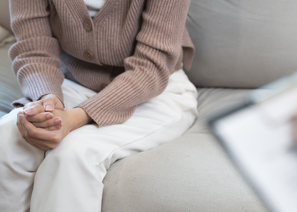 Frau in der calm Ambulanz während der ADHS-Diagnostik für Erwachsene