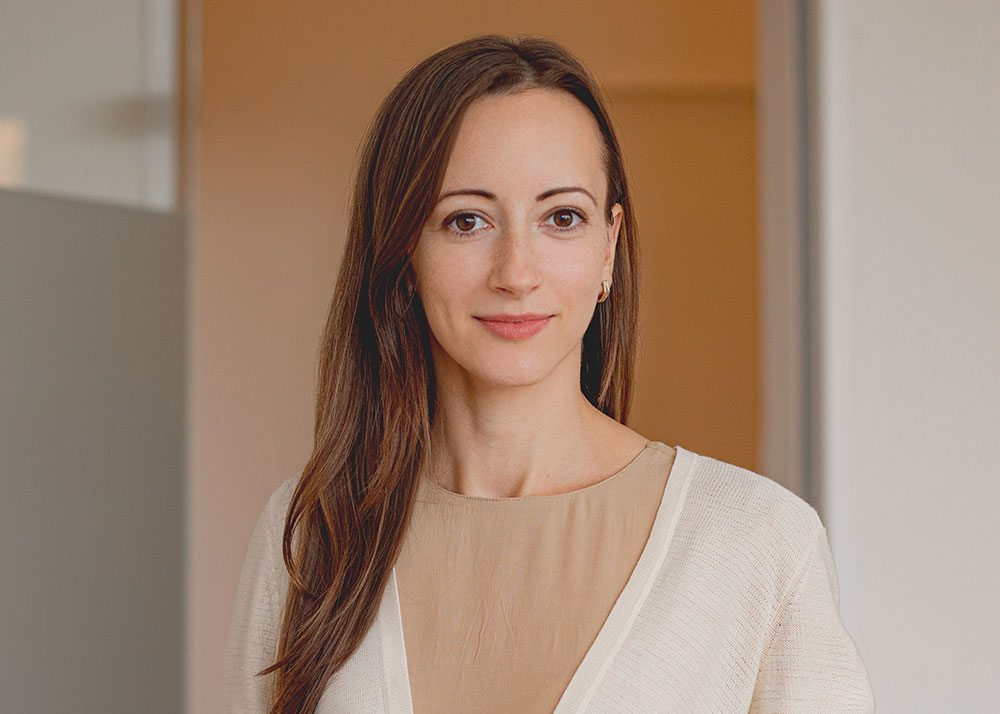 Portraitfoto von Dr. medic Andreea-Catalina Giannakis