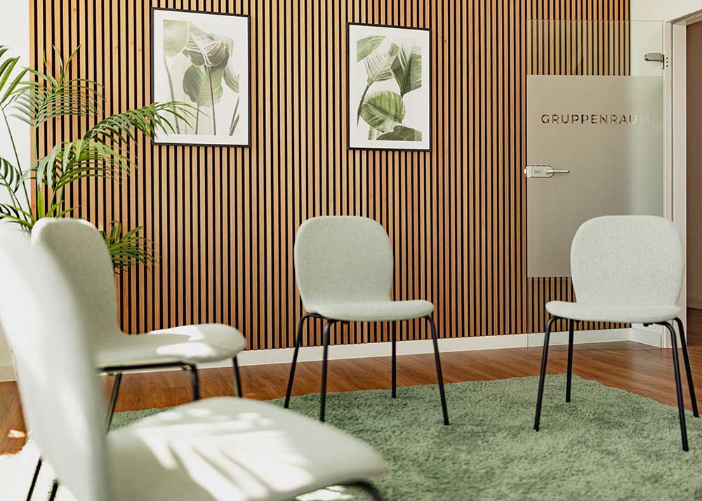 Raum für die Gruppentherapie in der calm Ambulanz Düsseldorf